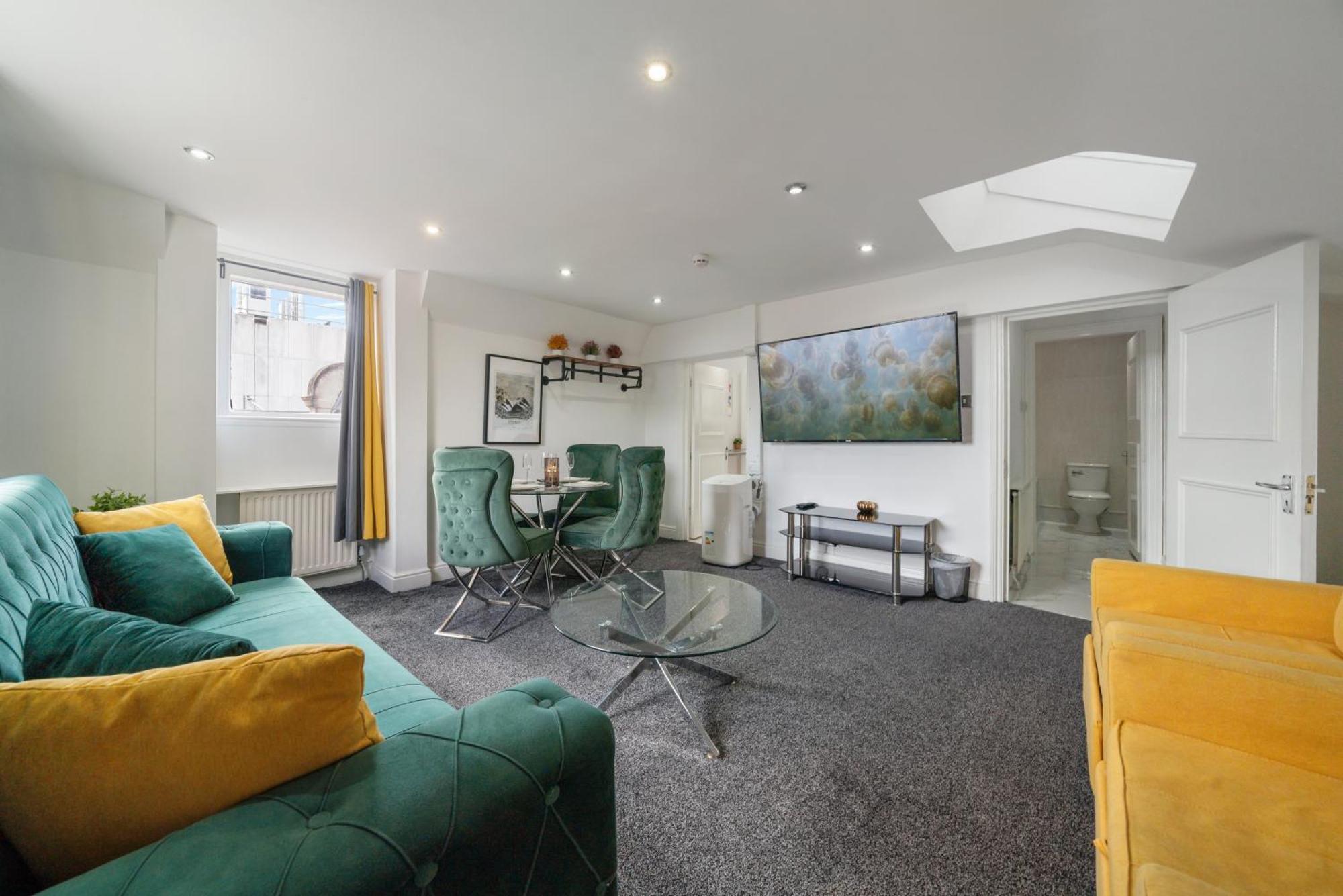 Luxurious 1-Bedroom Penthouse On Oxford Street 11G London Exterior photo